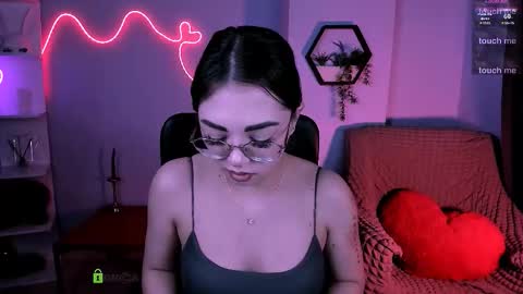 Snapshot of milki_wey chatting on February 1, 2026, 12:37 pm Mila online show from February 1, 2026, 12:37 pm