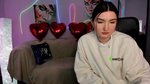 Snapshot of milki_wey chatting on February 8, 2026, 11:35 am Mila online show from February 8, 2026, 11:35 am