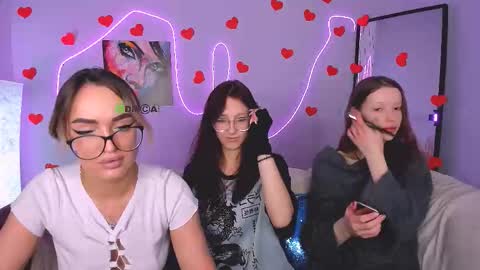 Snapshot of milki_wey chatting on February 18, 2026, 8:27 pm Mila online show from February 18, 2026, 8:27 pm