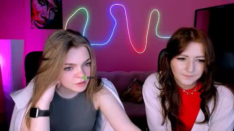 Snapshot of milki_wey chatting on March 2, 2026, 8:15 pm Mila online show from March 2, 2026, 8:15 pm