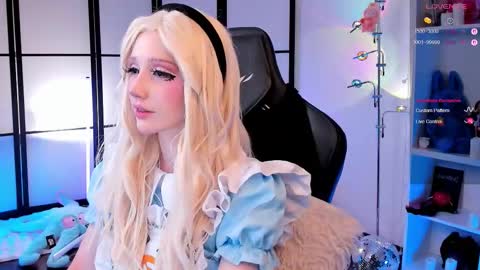 milky cute online show from February 6, 2026, 12:59 am