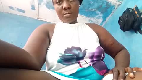 Snapshot of milkyebony254 chatting on September 19, 2025, 1:34 pm milkyebony254 online show from September 19, 2025, 1:34 pm