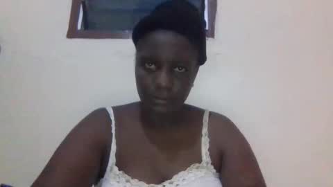 Snapshot of milkyebony254 chatting on October 26, 2025, 8:15 pm milkyebony254 online show from October 26, 2025, 8:15 pm