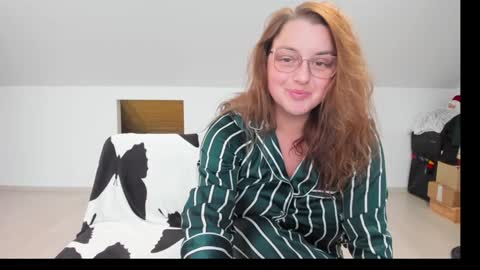 Snapshot of milkykandy chatting on December 20, 2025, 10:33 am Livia online show from December 20, 2025, 10:33 am