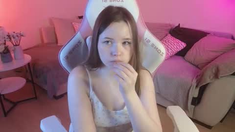 Snapshot of milkyshowproject chatting on November 20, 2025, 4:40 pm Ula online show from November 20, 2025, 4:40 pm