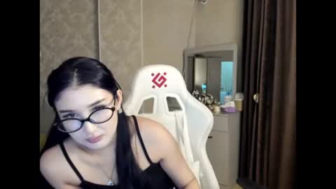 Snapshot of milla_muse chatting on August 4, 2026, 6:21 pm milla muse online show from August 4, 2026, 6:21 pm