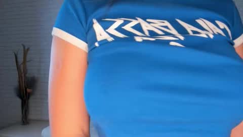 Snapshot of milla_vegga chatting on November 28, 2025, 10:40 am Mila online show from November 28, 2025, 10:40 am