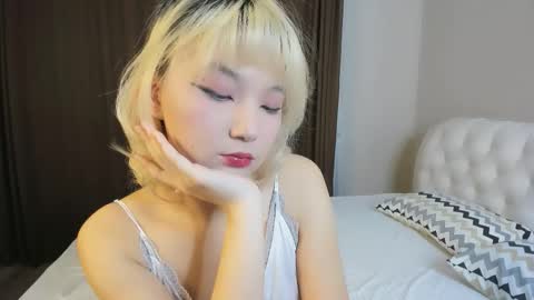 Snapshot of milla_waves chatting on October 10, 2025, 1:43 pm Milla or just Mi online show from October 10, 2025, 1:43 pm