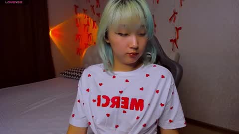 Snapshot of milla_waves chatting on July 28, 2026, 2:24 pm Milla or just Mi online show from July 28, 2026, 2:24 pm