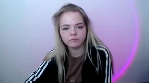 millaloveli online show from March 11, 2026, 8:20 am