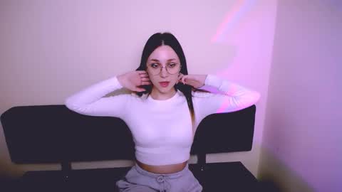 Snapshot of millasamsd chatting on November 25, 2025, 8:36 am Milla online show from November 25, 2025, 8:36 am