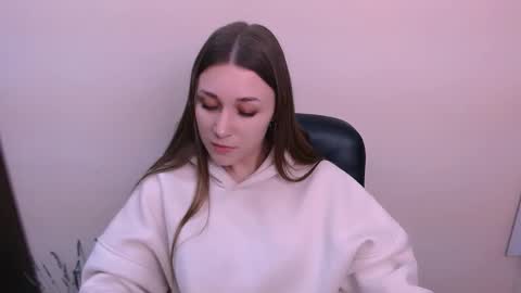 Snapshot of millasamsd chatting on November 28, 2025, 1:14 pm Milla online show from November 28, 2025, 1:14 pm