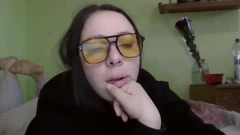 MillaSourety online show from March 13, 2026, 6:42 am