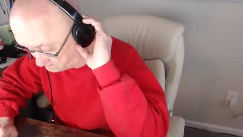 millenium0129 online show from February 13, 2025, 1:26 pm