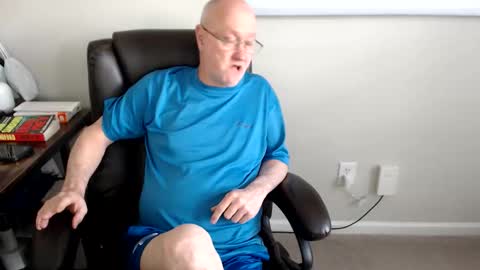 Snapshot of millenium0129 chatting on May 20, 2026, 5:52 pm millenium0129 online show from May 20, 2026, 5:52 pm