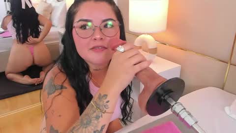 Snapshot of millerchloe chatting on April 30, 2026, 1:17 pm Chloe Miller online show from April 30, 2026, 1:17 pm