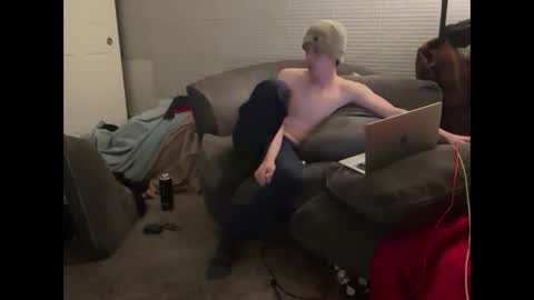 Snapshot of millerjdm chatting on February 17, 2025, 12:32 am SlimnHungOH online show from February 17, 2025, 12:32 am