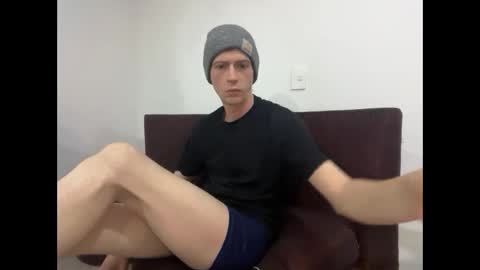 Snapshot of millerjdm chatting on September 18, 2025, 4:03 am SlimnHungOH online show from September 18, 2025, 4:03 am