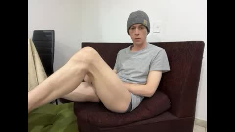 Snapshot of millerjdm chatting on September 21, 2025, 10:44 pm SlimnHungOH online show from September 21, 2025, 10:44 pm