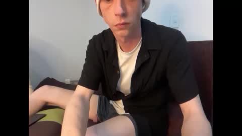 Snapshot of millerjdm chatting on October 3, 2025, 10:29 pm SlimnHungOH online show from October 3, 2025, 10:29 pm