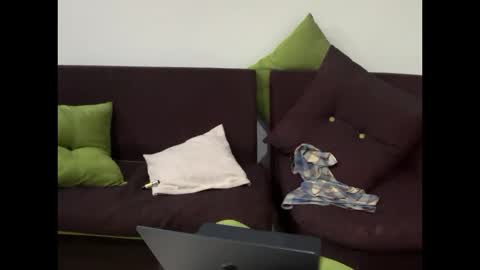 Snapshot of millerjdm chatting on October 18, 2025, 10:32 pm SlimnHungOH online show from October 18, 2025, 10:32 pm