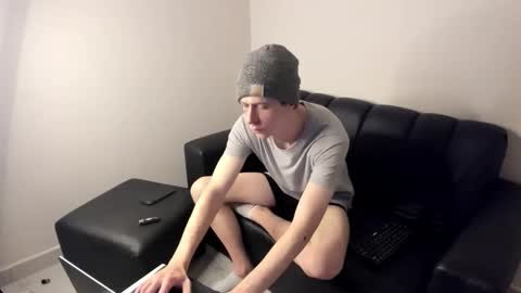 SlimnHungOH online show from April 25, 2026, 2:36 am