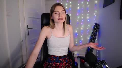 millie_lacroix online show from February 17, 2025, 12:27 pm