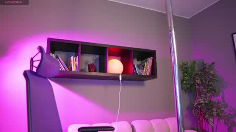 millie_volturi online show from July 2, 2026, 1:06 pm