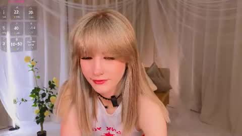 Snapshot of milliebraun chatting on June 19, 2026, 5:01 am Millie online show from June 19, 2026, 5:01 am