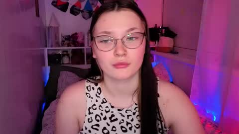 Snapshot of milliedoll chatting on November 26, 2025, 10:16 am Millie online show from November 26, 2025, 10:16 am