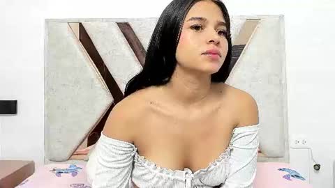 Snapshot of milly610 chatting on June 10, 2026, 12:15 pm Milly610 online show from June 10, 2026, 12:15 pm