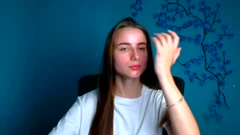 Snapshot of milly_liss chatting on June 29, 2026, 5:35 am Milly online show from June 29, 2026, 5:35 am