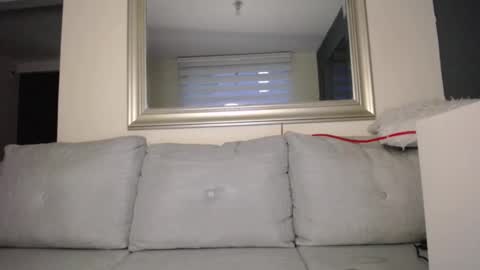 Snapshot of milostructor chatting on March 4, 2025, 11:08 am miloslove online show from March 4, 2025, 11:08 am