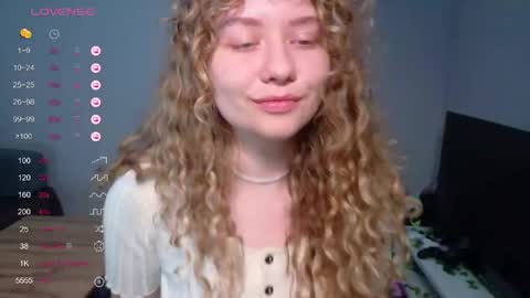 Snapshot of milounee chatting on June 6, 2026, 8:30 am milounee online show from June 6, 2026, 8:30 am