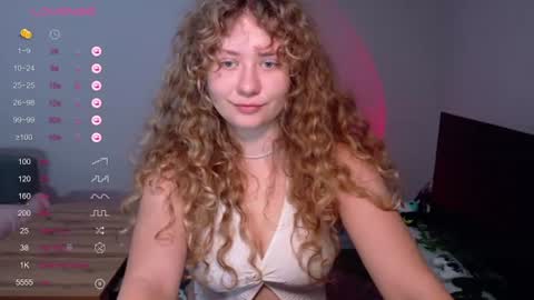 Snapshot of milounee chatting on June 14, 2026, 7:32 am milounee online show from June 14, 2026, 7:32 am
