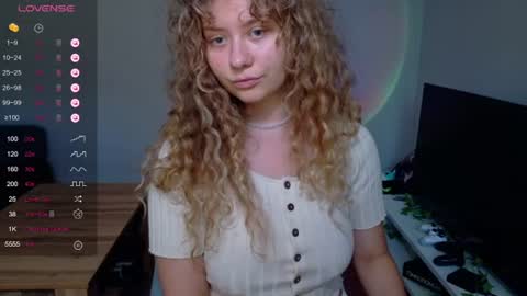 Snapshot of milounee chatting on July 10, 2026, 2:41 pm milounee online show from July 10, 2026, 2:41 pm