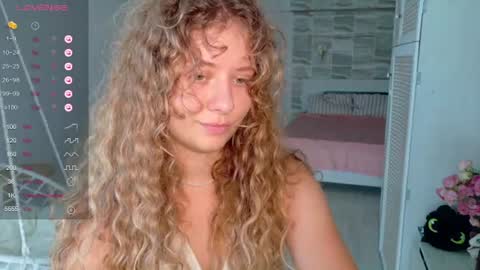 Snapshot of milounee chatting on August 1, 2026, 8:13 am milounee online show from August 1, 2026, 8:13 am