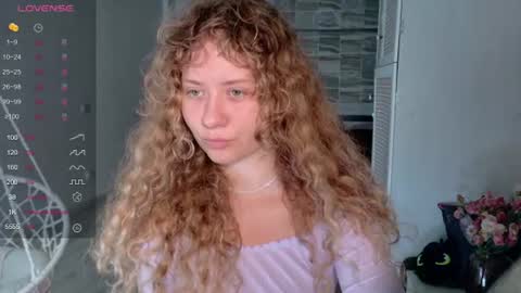 Snapshot of milounee chatting on August 5, 2026, 8:17 am milounee online show from August 5, 2026, 8:17 am
