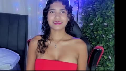 Snapshot of miluuu18 chatting on December 3, 2024, 3:00 pm Miluu online show from December 3, 2024, 3:00 pm