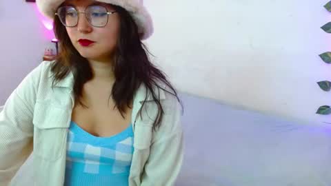 Snapshot of mily_baker chatting on July 10, 2026, 9:39 pm mily_baker online show from July 10, 2026, 9:39 pm