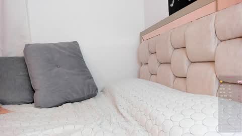 Mily online show from March 10, 2026, 5:29 pm