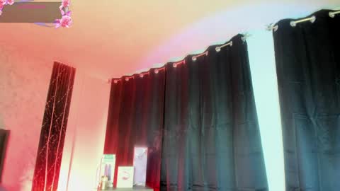 Snapshot of milyferrer chatting on June 5, 2026, 2:18 am Mily online show from June 5, 2026, 2:18 am