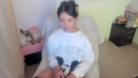 Snapshot of mimi_sa chatting on June 19, 2026, 3:44 am Mimii online show from June 19, 2026, 3:44 am