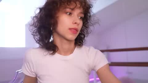 Snapshot of mimilicks chatting on September 12, 2025, 8:36 am IRIS online show from September 12, 2025, 8:36 am