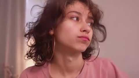 Snapshot of mimilicks chatting on September 30, 2025, 8:30 am IRIS online show from September 30, 2025, 8:30 am