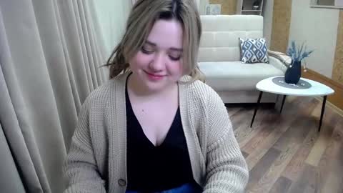 mimimishel_69 online show from February 13, 2025, 9:49 pm