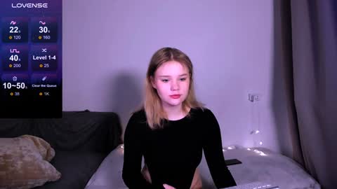 Snapshot of mina27372 chatting on December 9, 2024, 2:34 am hi Im Mina online show from December 9, 2024, 2:34 am