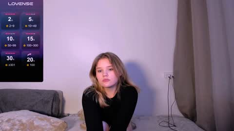 Snapshot of mina27372 chatting on December 24, 2024, 5:38 am hi Im Mina online show from December 24, 2024, 5:38 am