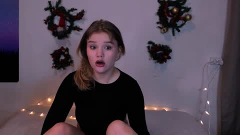 Snapshot of mina27372 chatting on December 25, 2024, 1:31 am hi Im Mina online show from December 25, 2024, 1:31 am