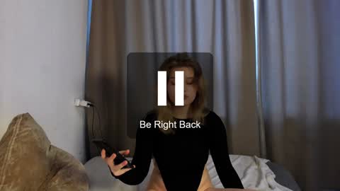 Snapshot of mina27372 chatting on January 13, 2025, 5:01 am hi Im Mina online show from January 13, 2025, 5:01 am